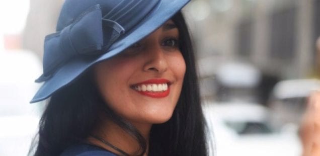 How to Dress Like a Trendy Parisian